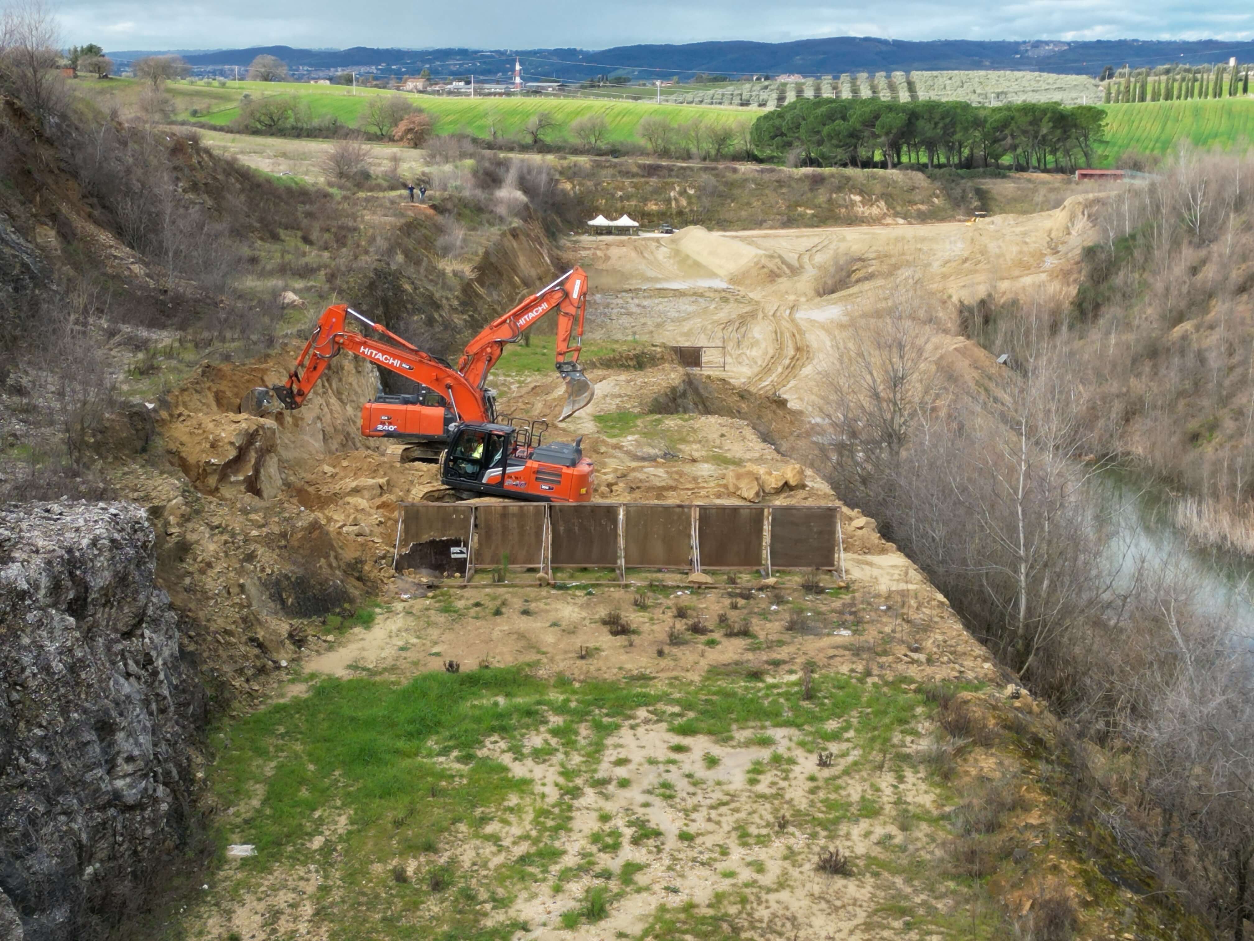 Escavatori-Hitachi-ZX240-mono-e-triplice